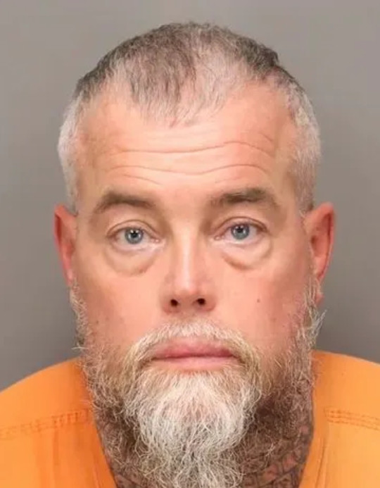 领航优配 美国一男子给妈妈买彩票中了1.67亿美元, 四天后却因打架入狱